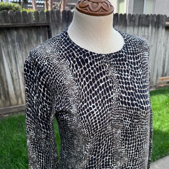 Banana Republic Factory Animal Print Crew Neck Light Sweater Women's Size M NWT - Picture 2 of 9